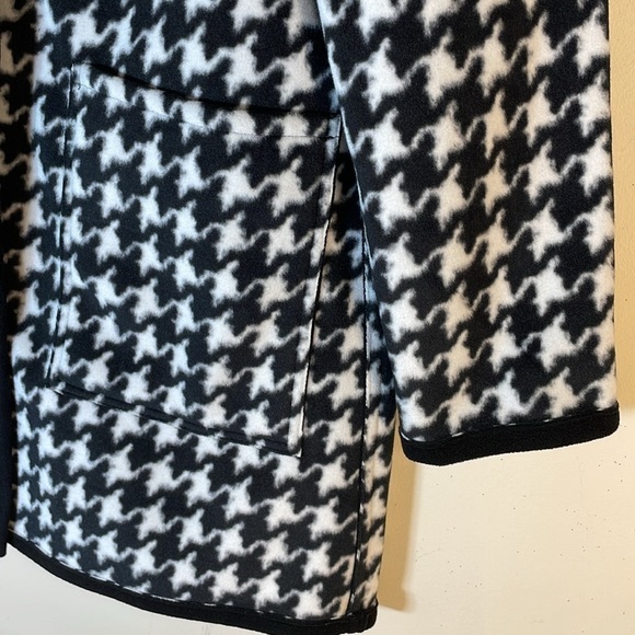 NWT. Susan Graver Weekend Houndstooth Reversible Sherpa Fleece Hooded Coat. XS - Picture 7 of 15